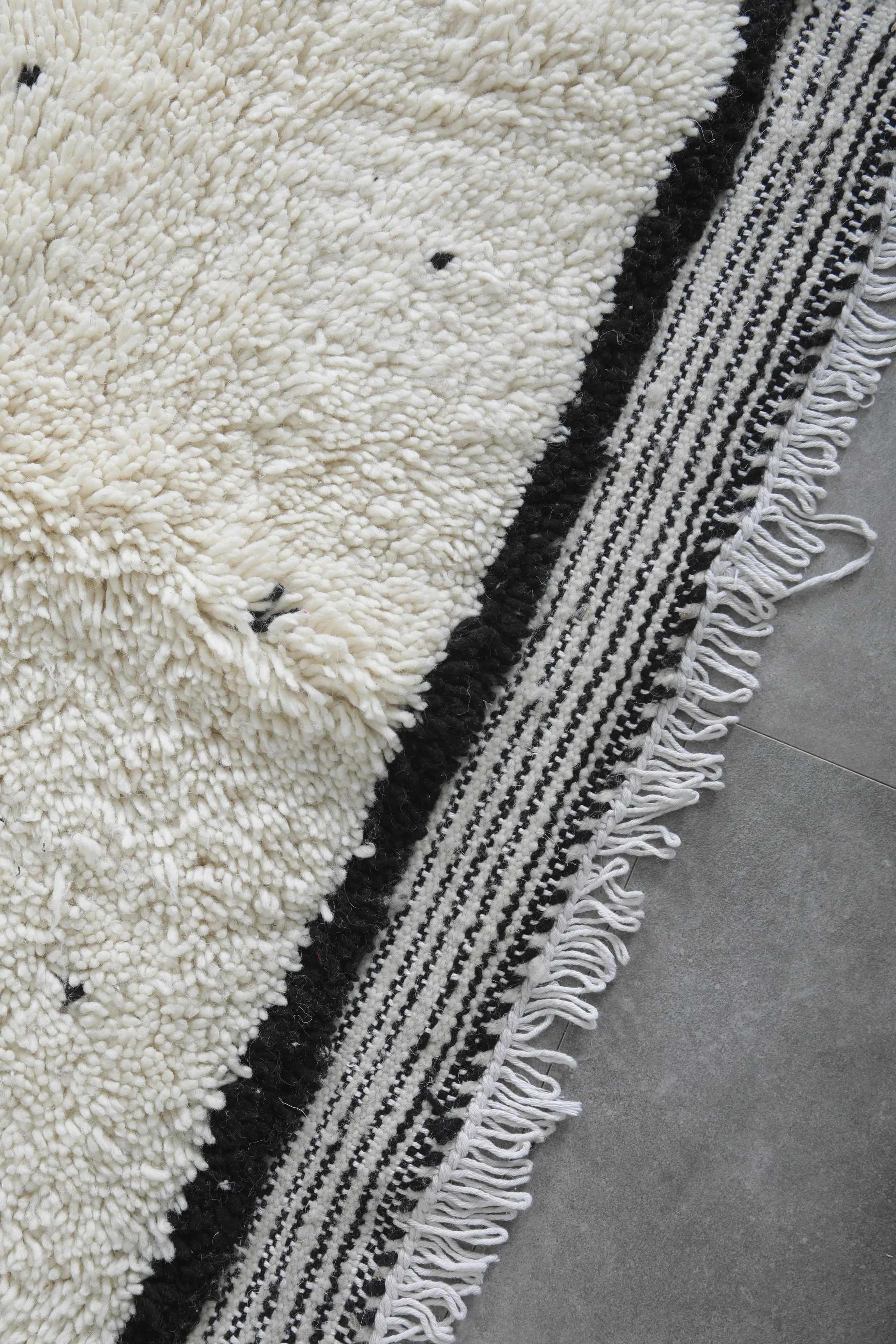 Beautiful Moroccan Rug Runner - 3.7 x 9 ft