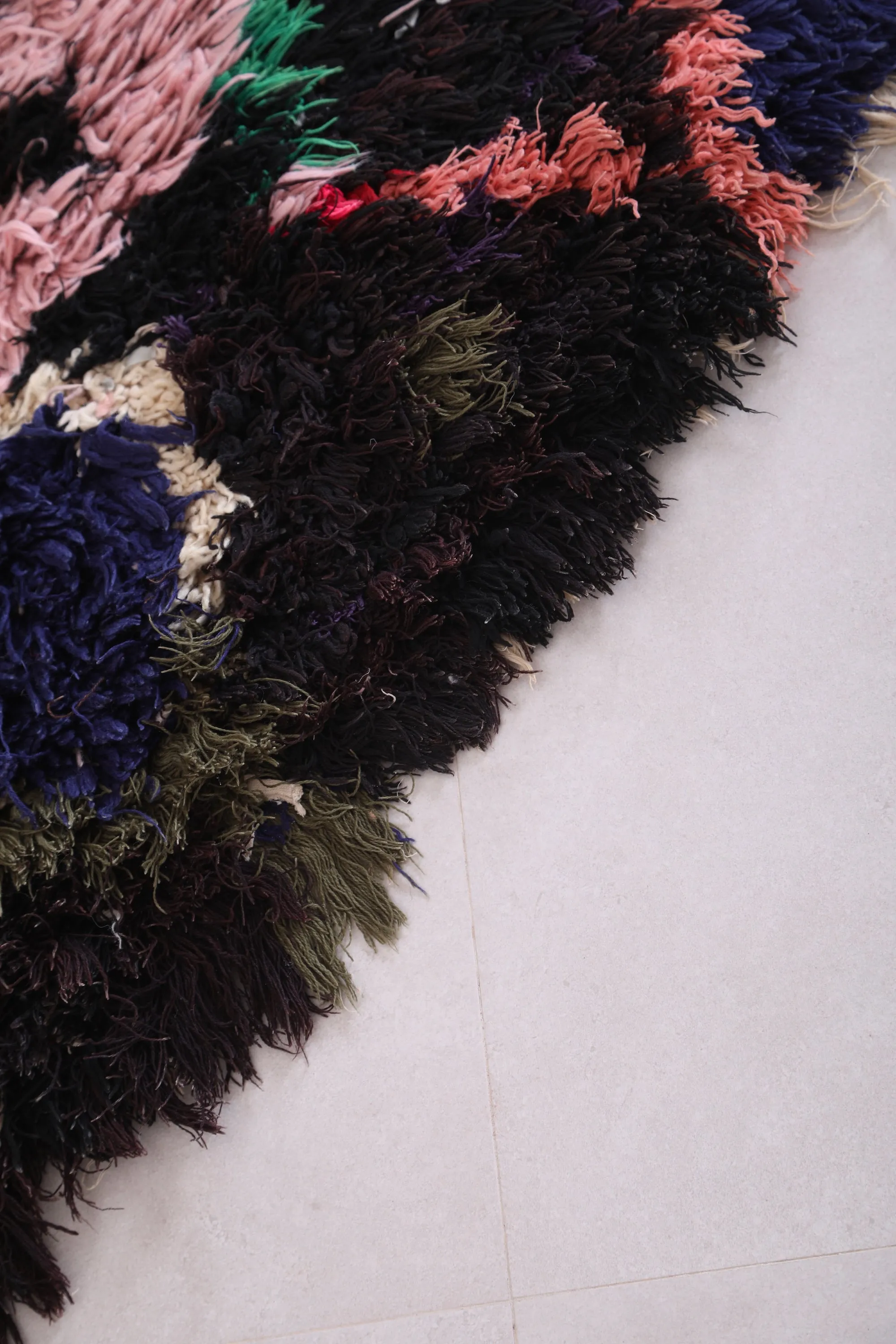 Colorful Shaggy Runner Rug 2.5 X 5.9 Feet
