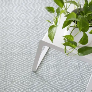Diamond Indoor/Outdoor Rug - Light Blue & Ivory