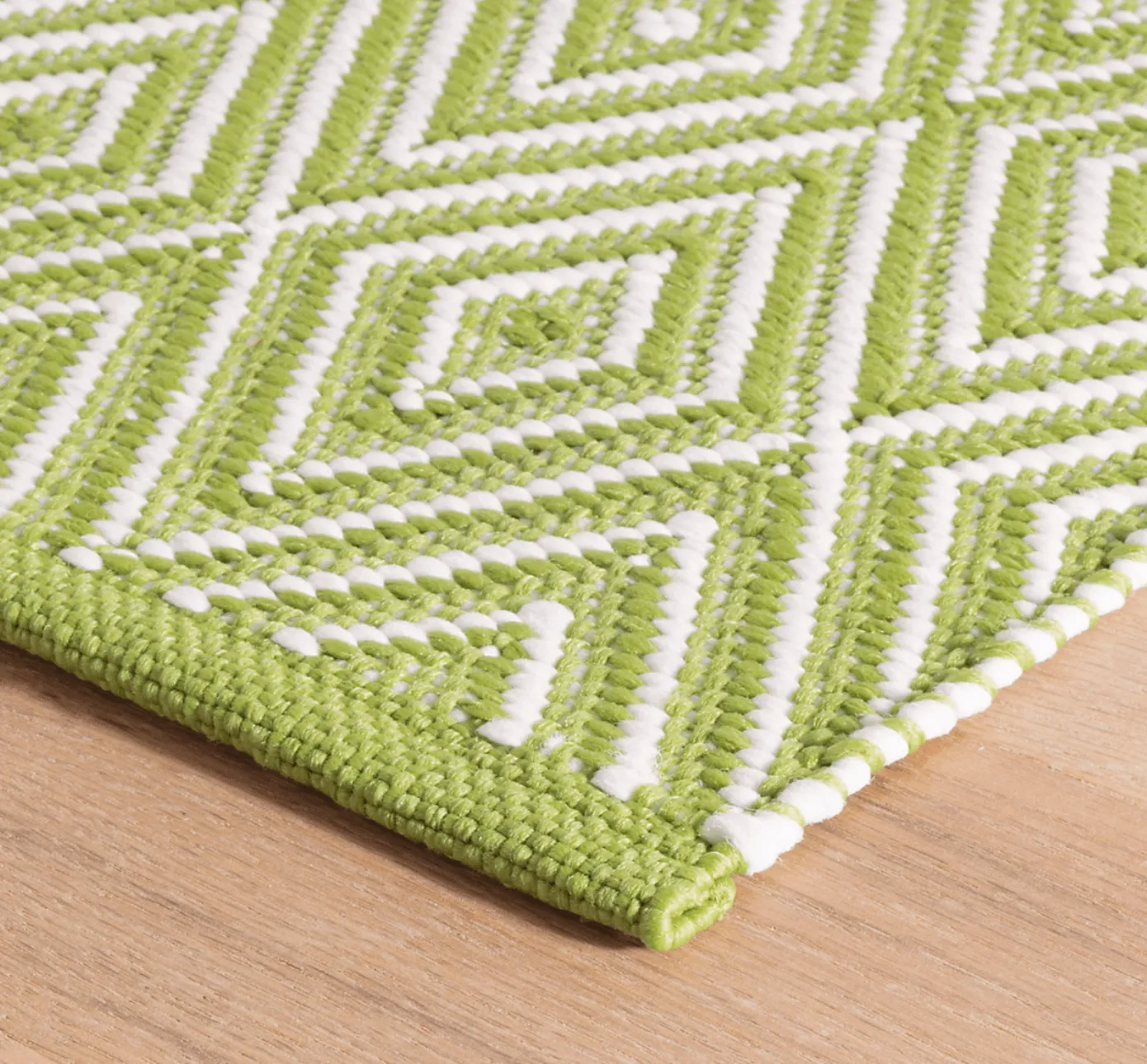 Diamond Indoor/Outdoor Rug - Sprout Green & White