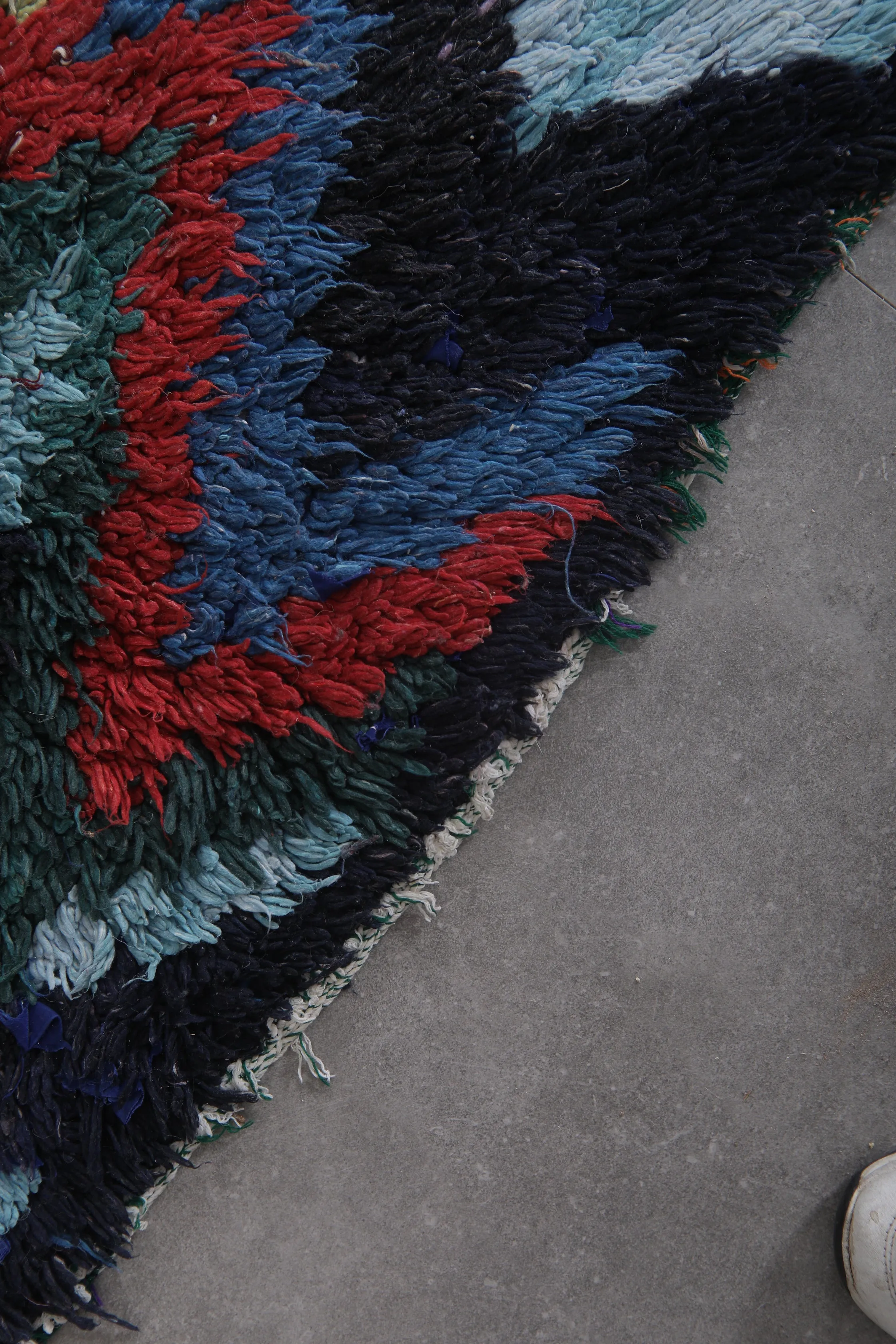 Handwoven Colorful Moroccan Rug – Unique Design | 3.2 x 6.7 FT