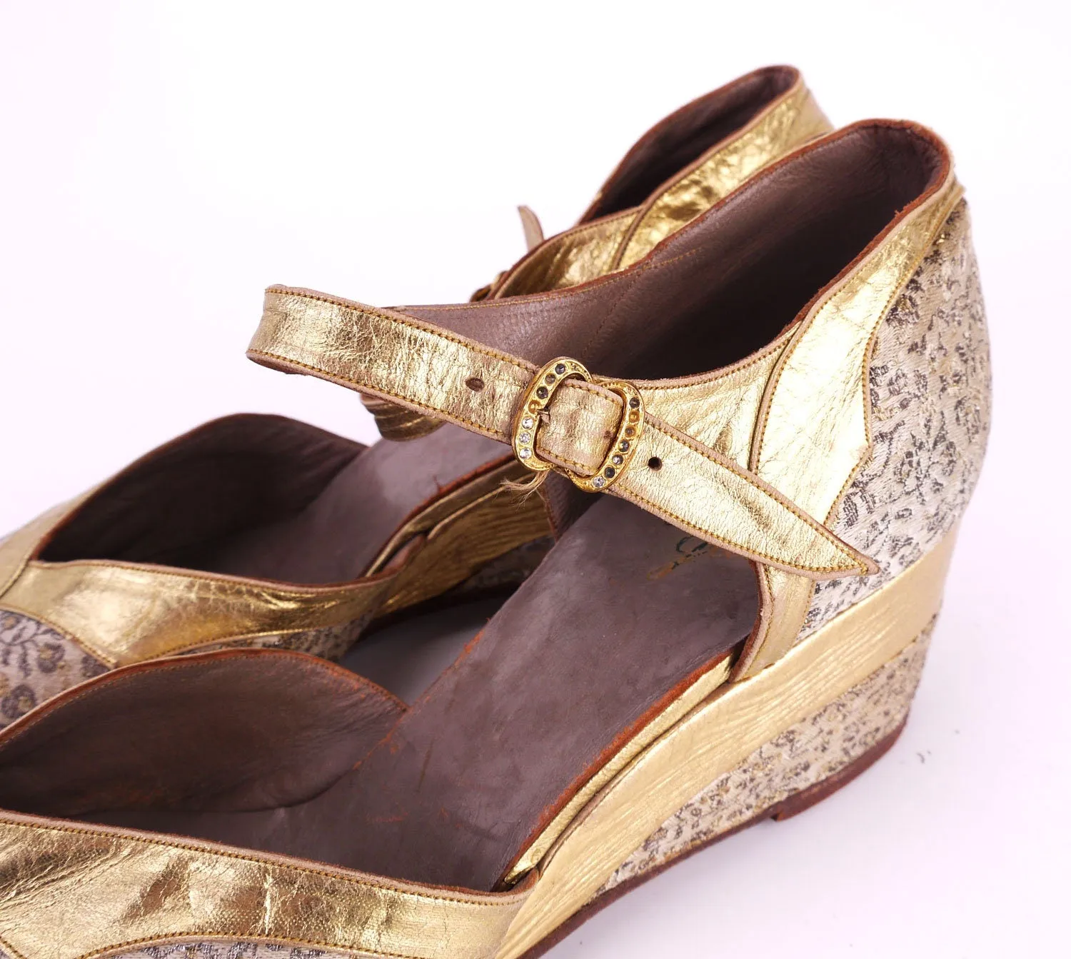 Incredible 1940s Wedge Gold Brocade Sandals Shoes UK 6.5
