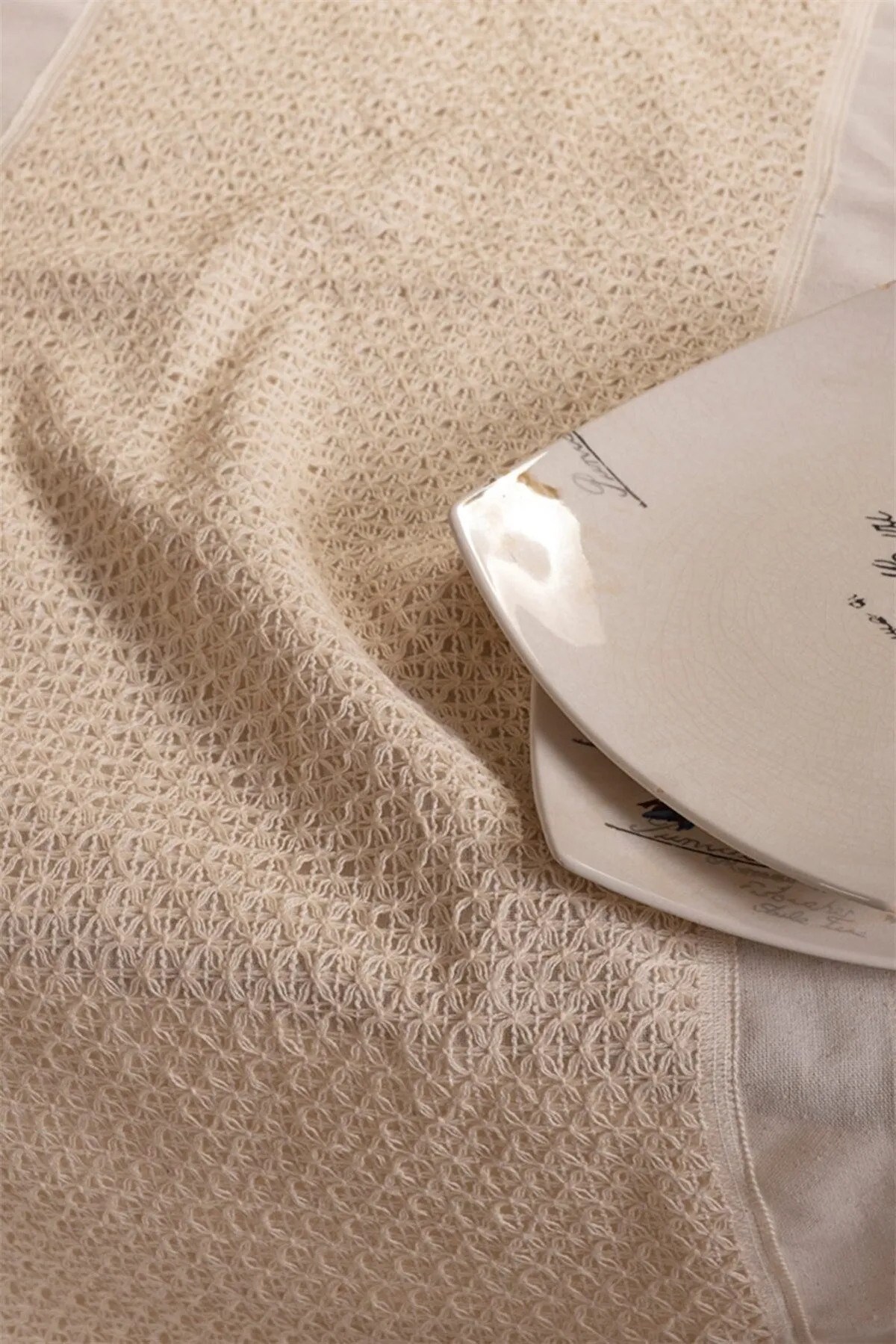 Lace Tasseled Linen Table Runner
