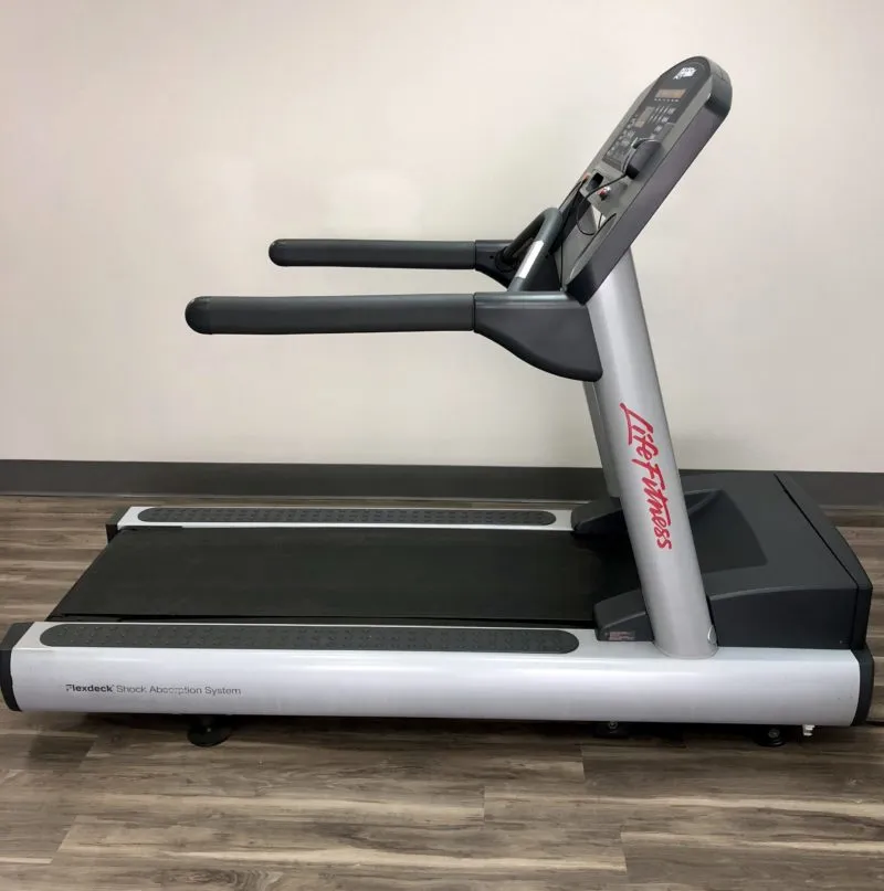 Life Fitness Integrity Series CLST Treadmill