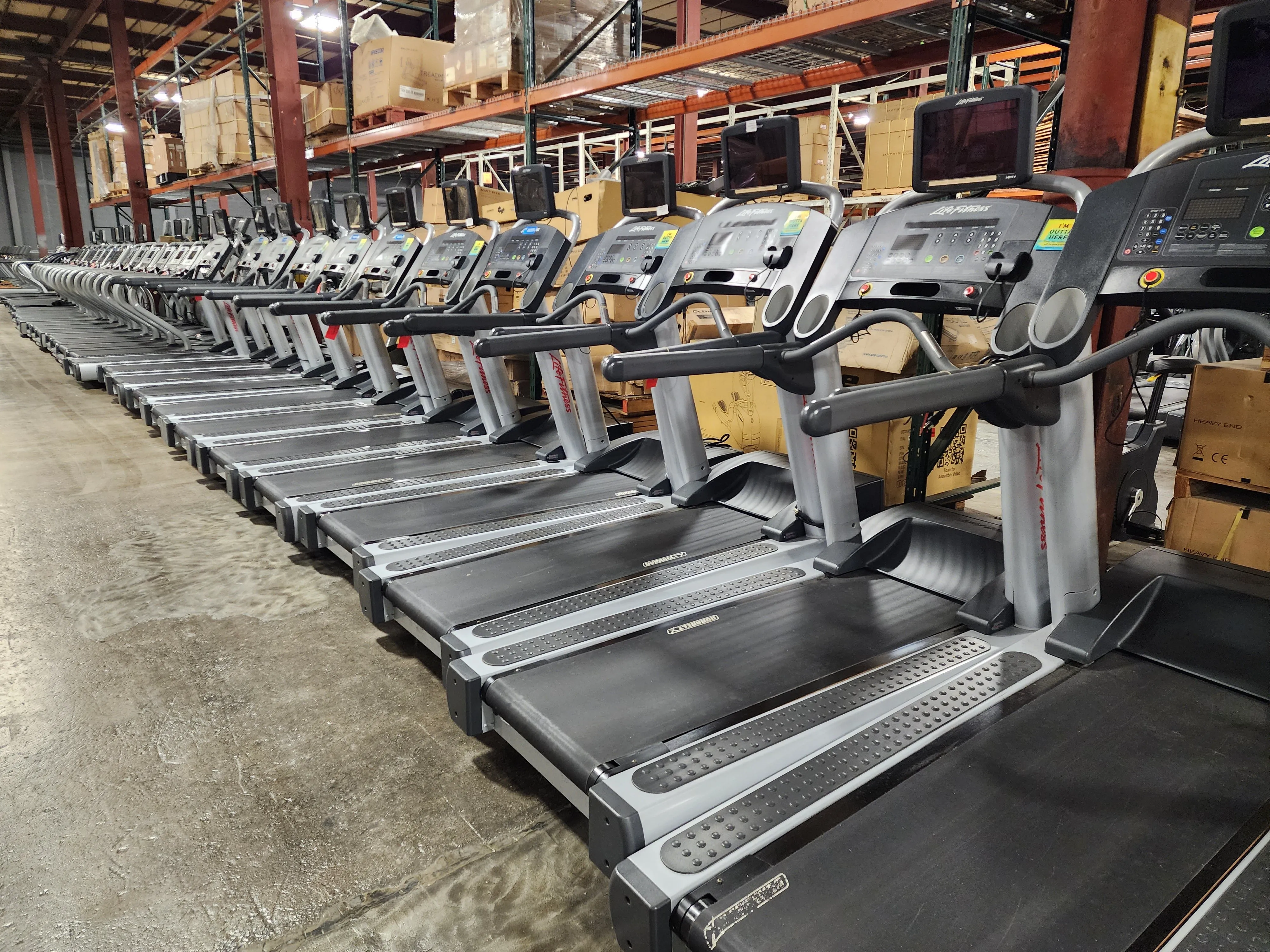 Life Fitness Integrity Series CLST Treadmill