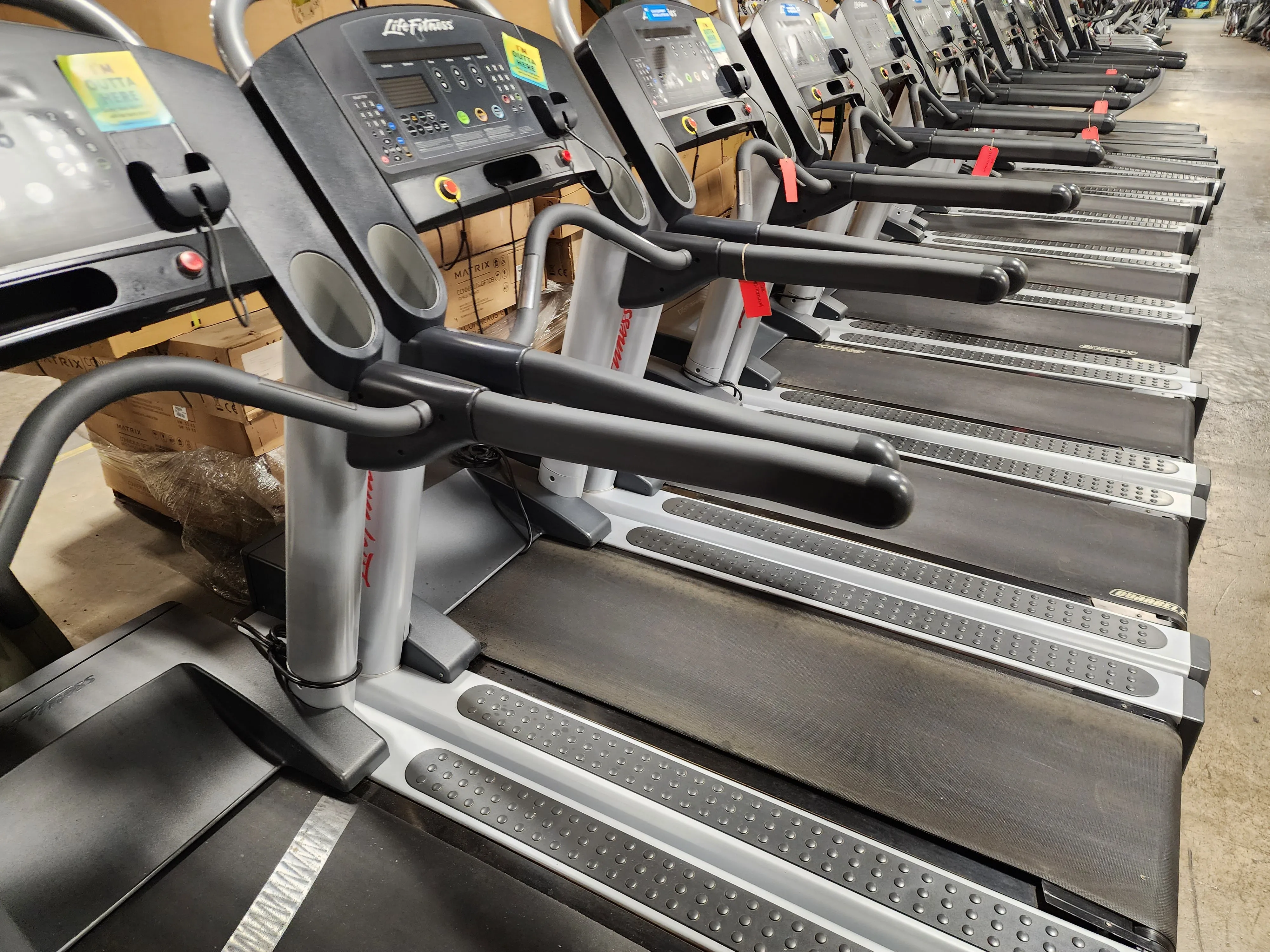 Life Fitness Integrity Series CLST Treadmill