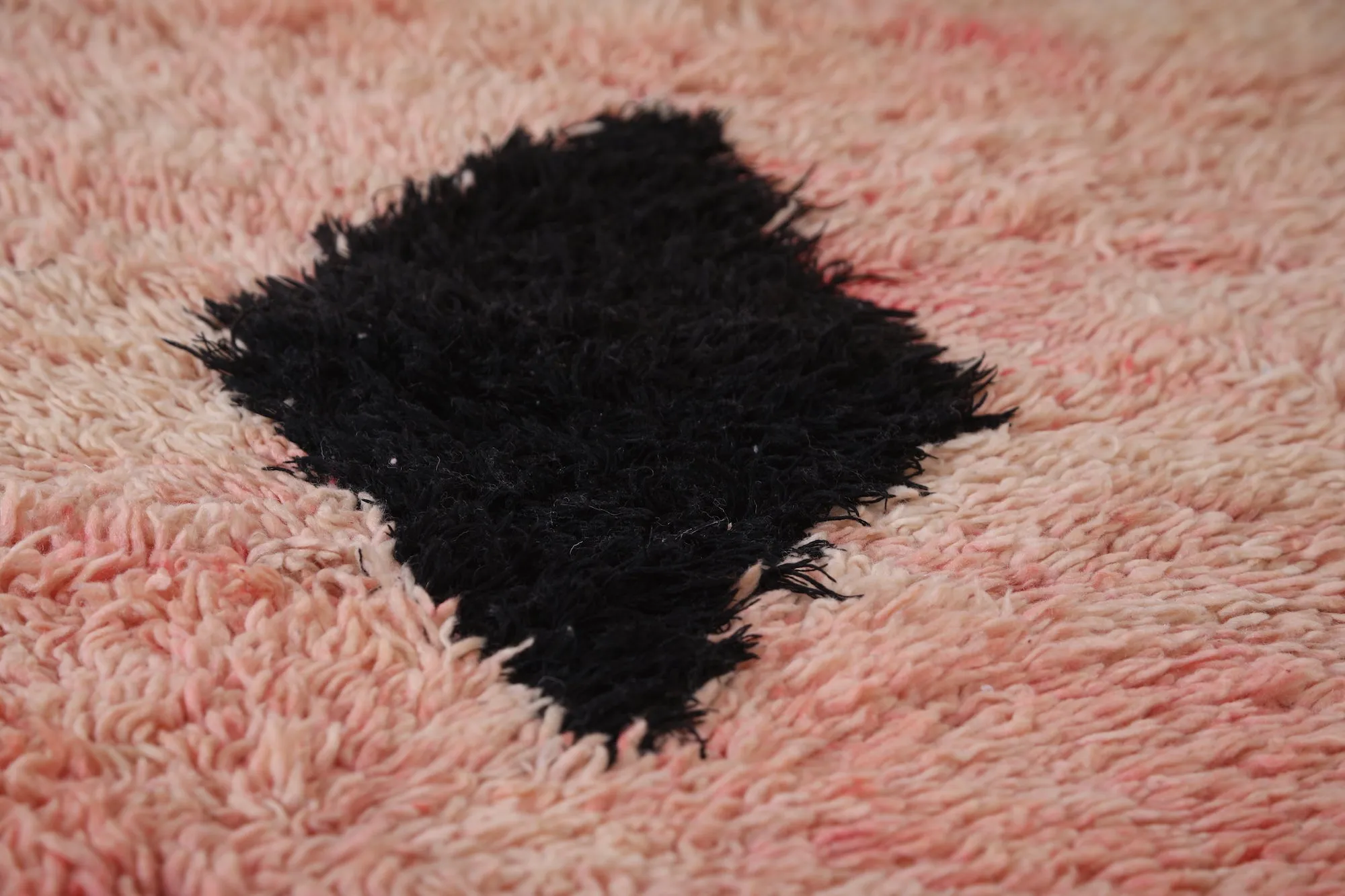 Moroccan Runner Rug 3.2 x 9 FT - Pink & Black Diamond Design