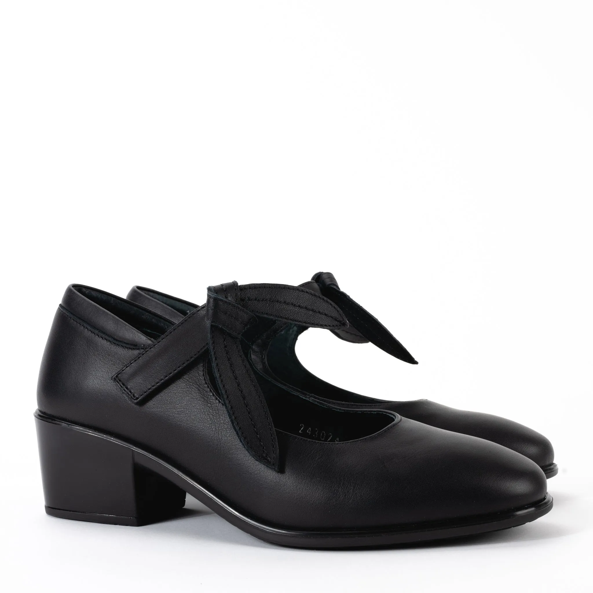 NOBILITY - BLACK - LEATHER