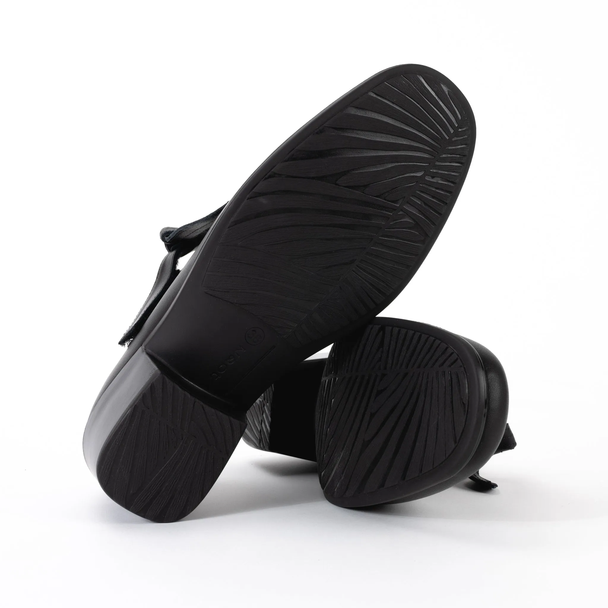 NOBILITY - BLACK - LEATHER