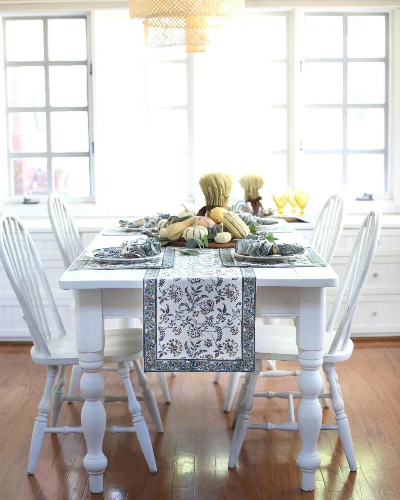 PAR Table Runner Lilibet Caramel Indigo