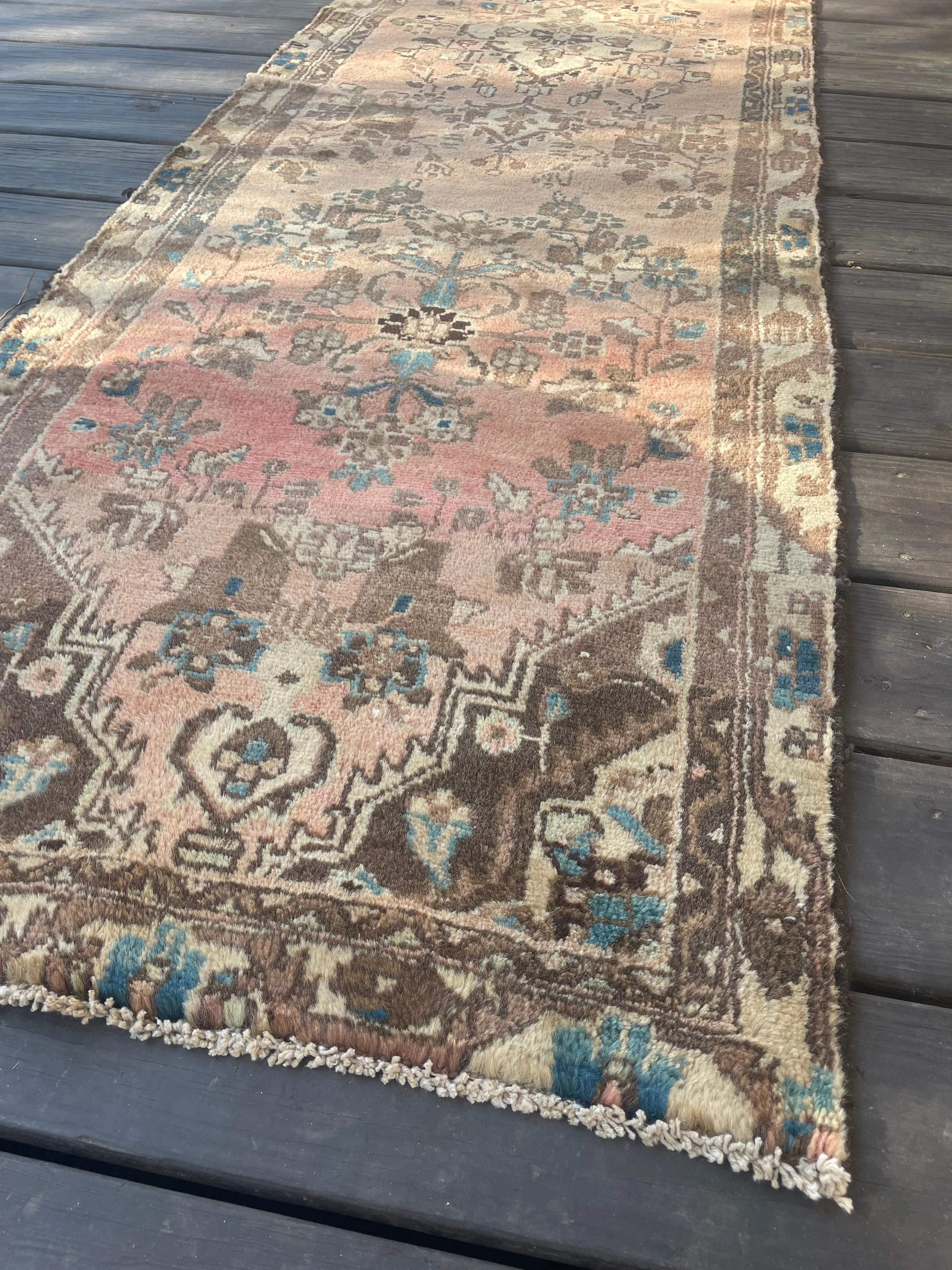 Rose 2’2x9’2
