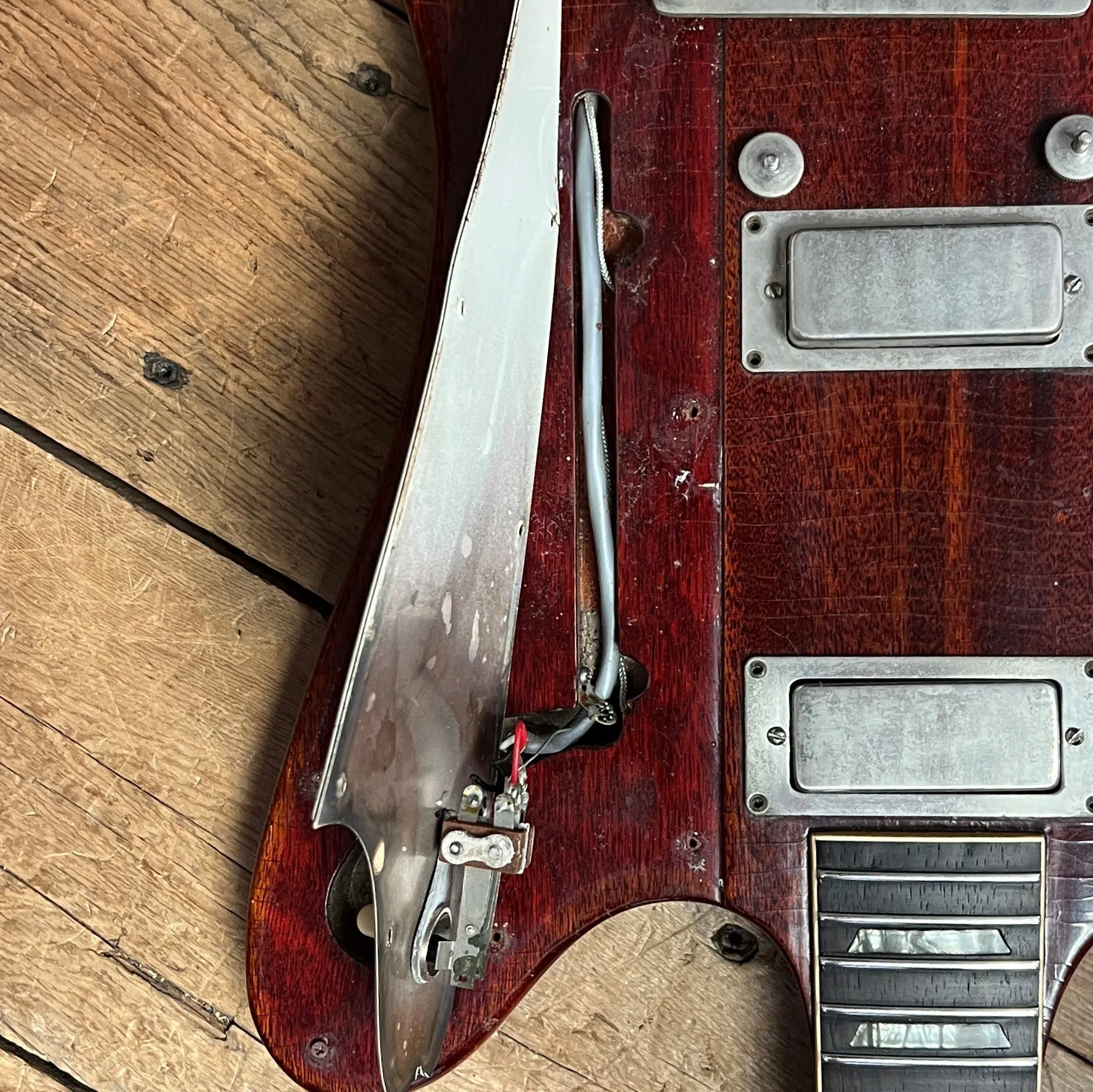 SOLD - Gibson V Firebird 1965 Cherry Red