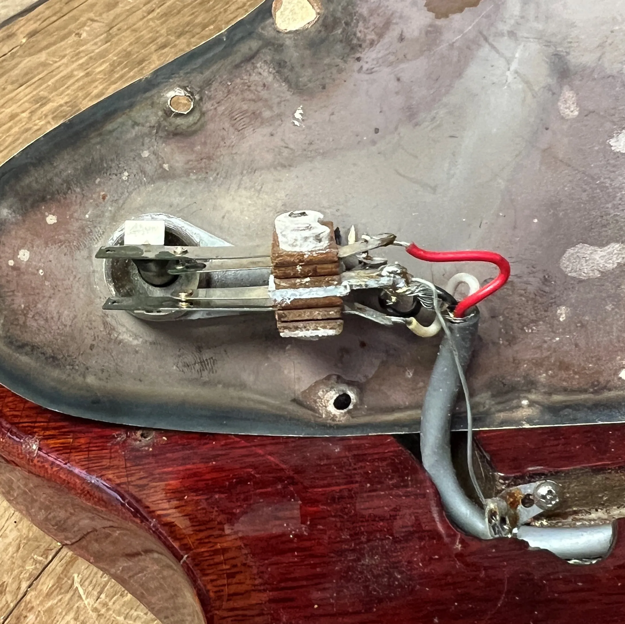 SOLD - Gibson V Firebird 1965 Cherry Red