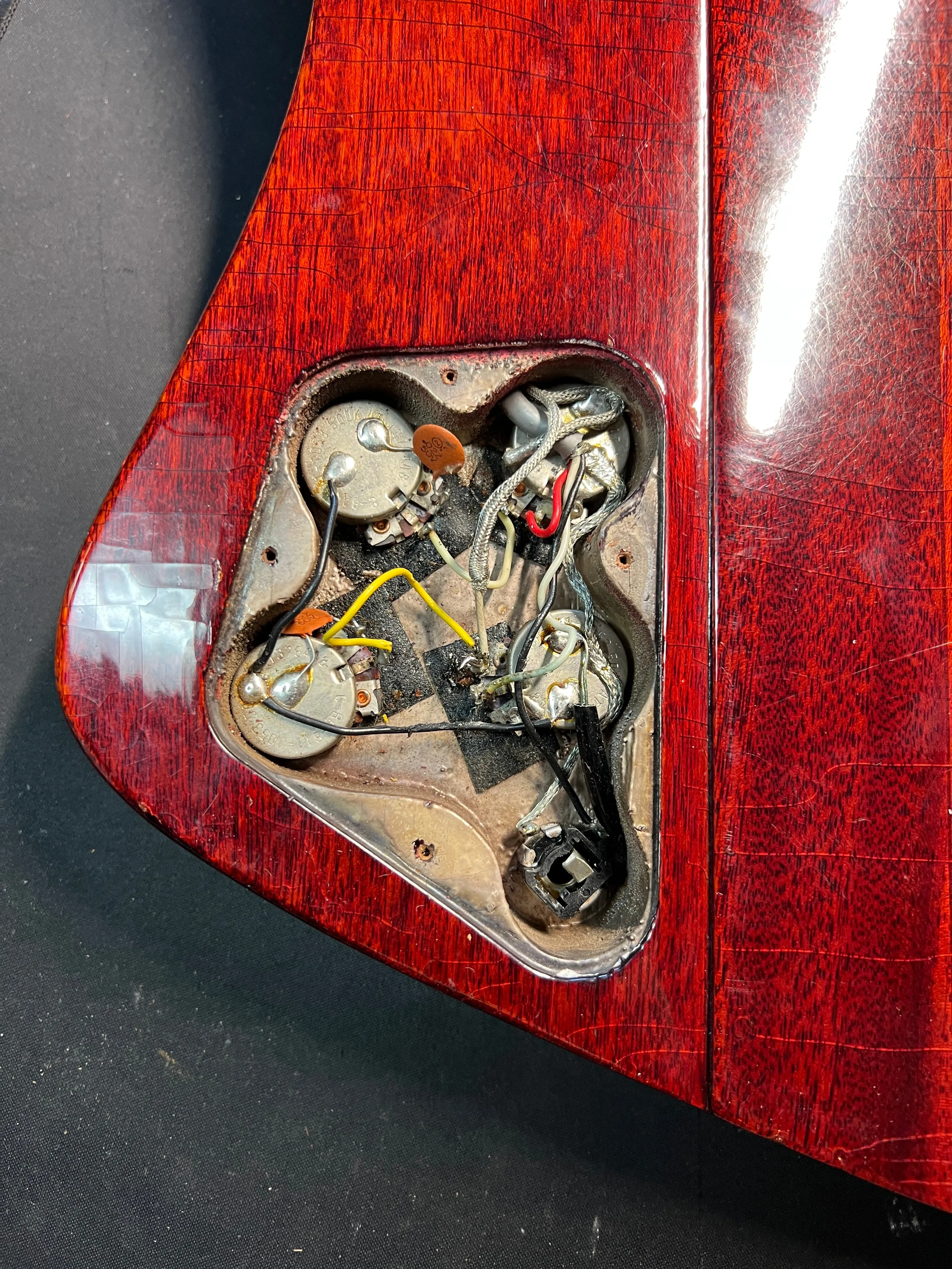 SOLD - Gibson V Firebird 1965 Cherry Red