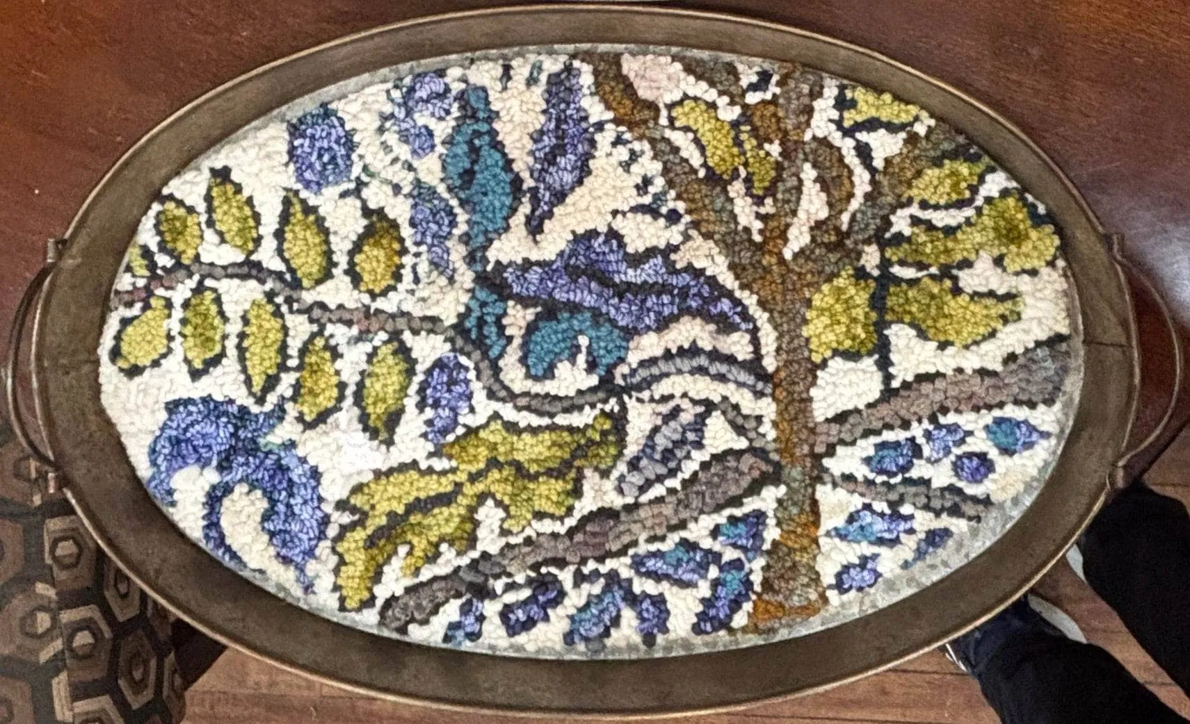 The Blue Vine - 12" x 19.5" Rounded Oval Table Mat