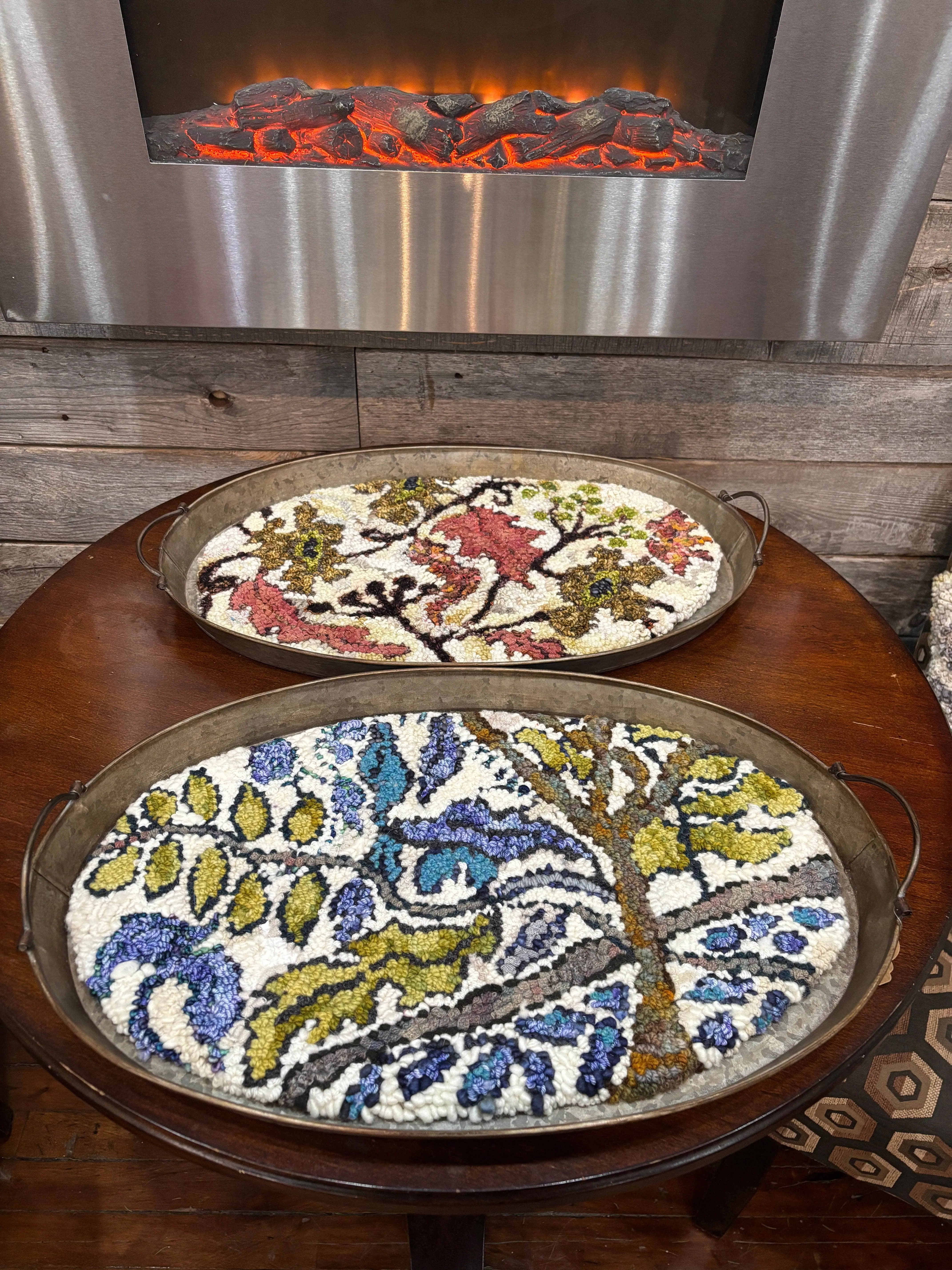 The Blue Vine - 12" x 19.5" Rounded Oval Table Mat