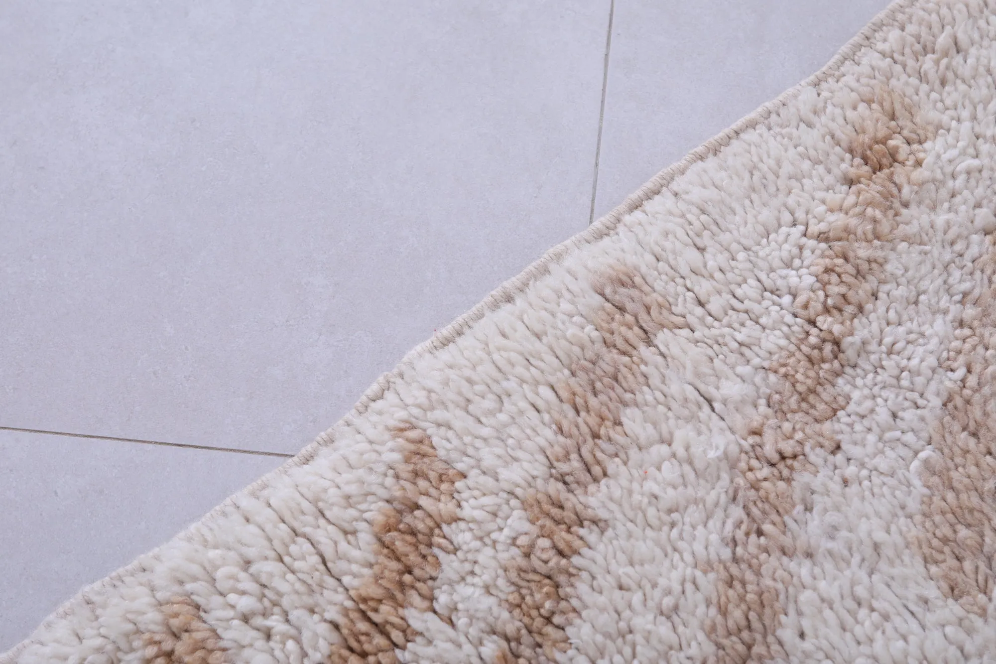 Vintage Hallway Rug Runner – Handwoven Moroccan Wool (2.3 x 5.4 ft)