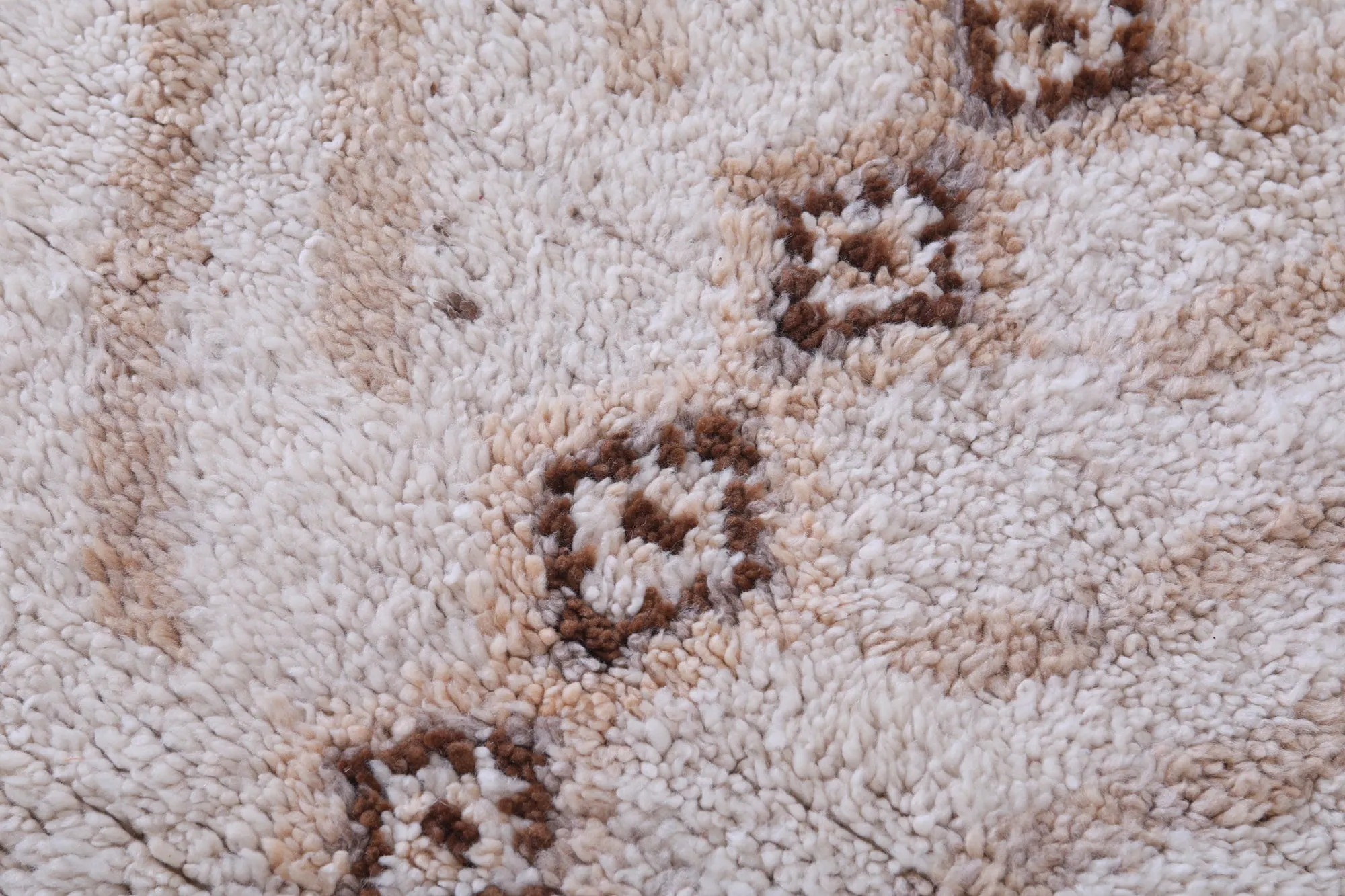 Vintage Hallway Rug Runner – Handwoven Moroccan Wool (2.3 x 5.4 ft)