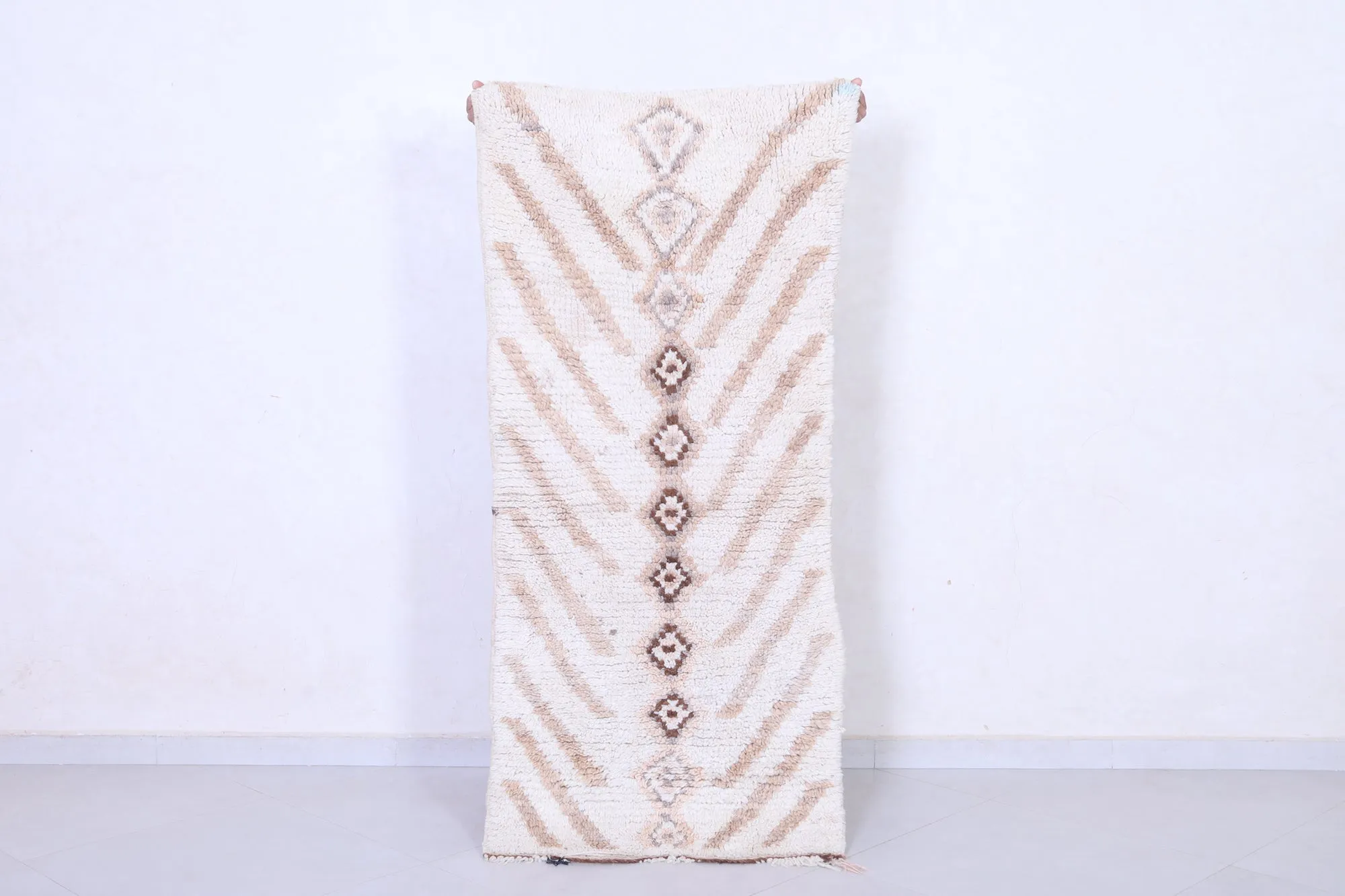 Vintage Hallway Rug Runner – Handwoven Moroccan Wool (2.3 x 5.4 ft)