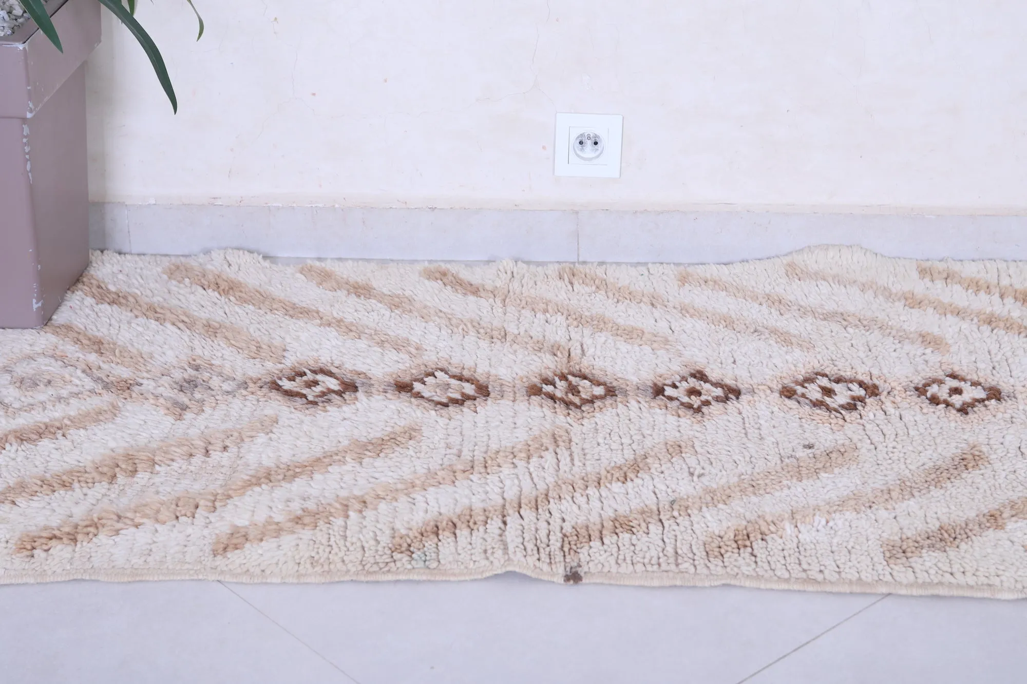 Vintage Hallway Rug Runner – Handwoven Moroccan Wool (2.3 x 5.4 ft)