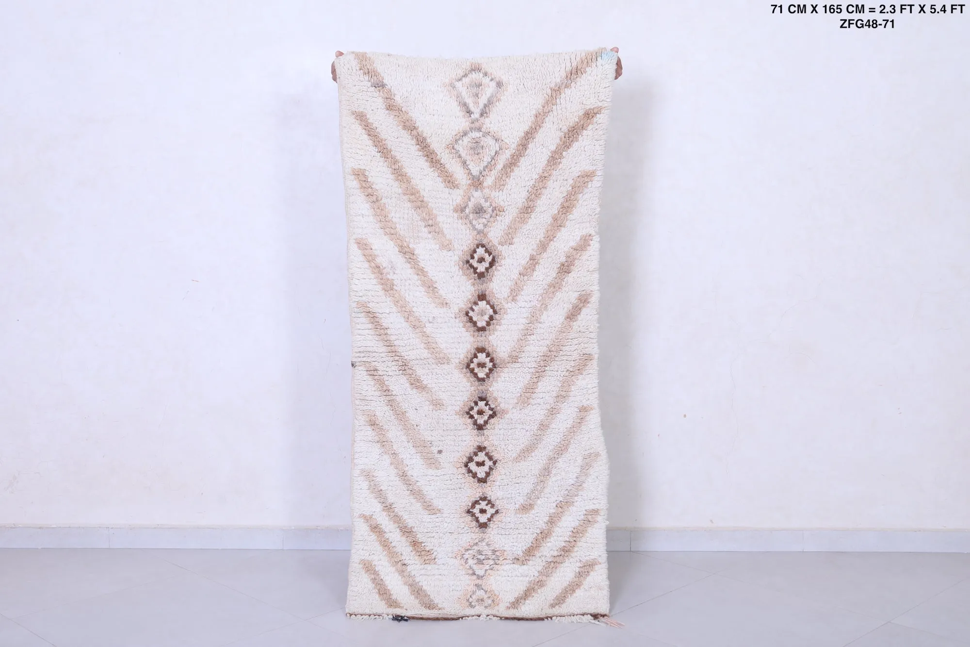 Vintage Hallway Rug Runner – Handwoven Moroccan Wool (2.3 x 5.4 ft)