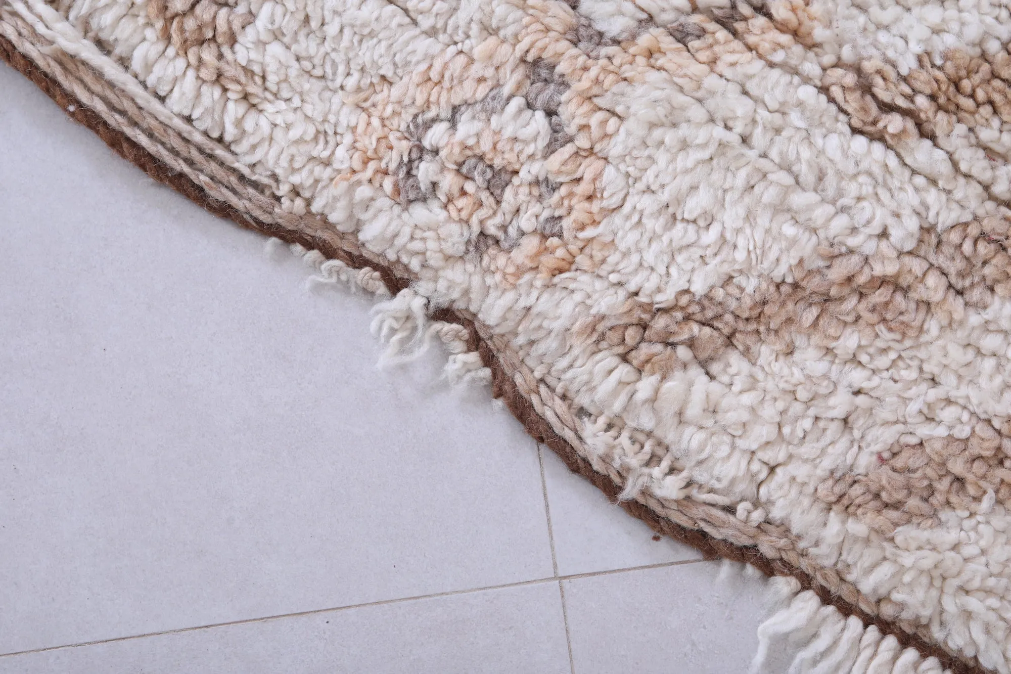 Vintage Hallway Rug Runner – Handwoven Moroccan Wool (2.3 x 5.4 ft)